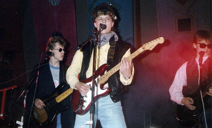 Finn Harald Red in concert with The Dukes in 1987
